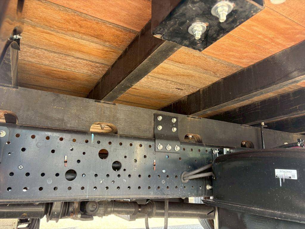 いすゞフォワードクレーン4段中型（4t）[写真12]