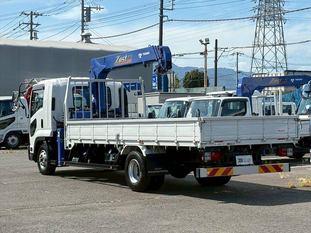 いすゞフォワードクレーン4段中型（4t）[写真03]