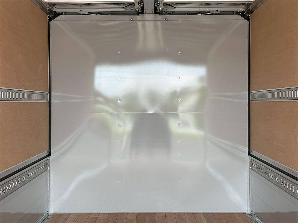 三菱ふそうファイターアルミウイング中型（4t）[写真07]