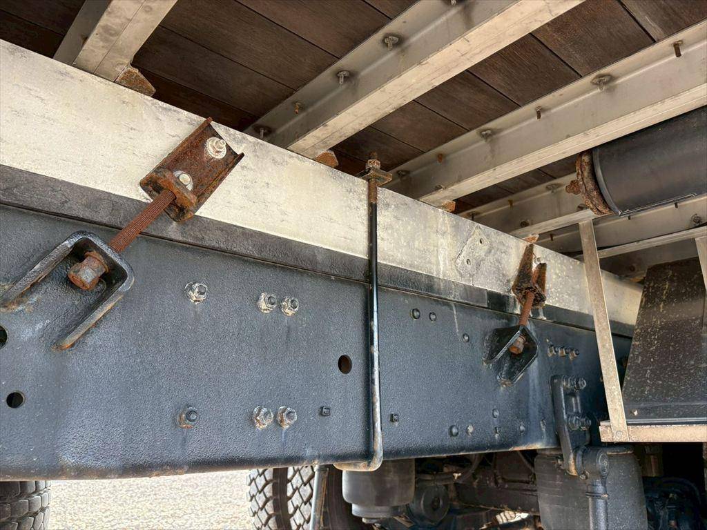 三菱ふそうスーパーグレートアルミブロック大型（10t）[写真12]