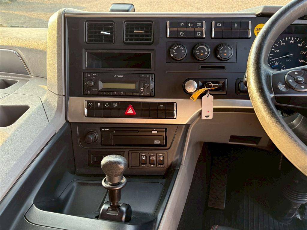 三菱ふそうスーパーグレートアルミブロック大型（10t）[写真19]