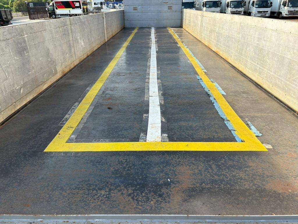 三菱ふそうスーパーグレートアルミブロック大型（10t）[写真08]