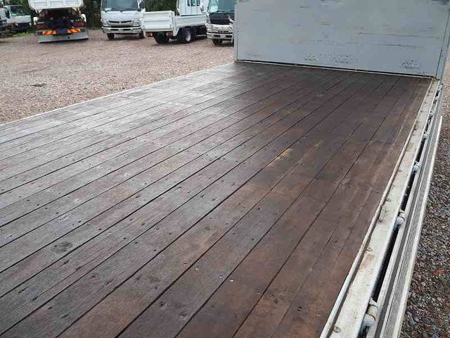 いすゞフォワードアルミウイング中型（4t）[写真10]