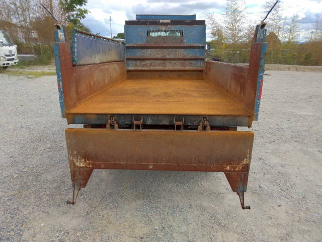 いすゞエルフダンプ小型（2t・3t）[写真09]