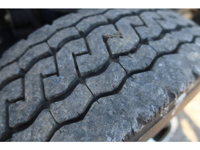 いすゞエルフ平ボディ小型（2t・3t）[写真28]