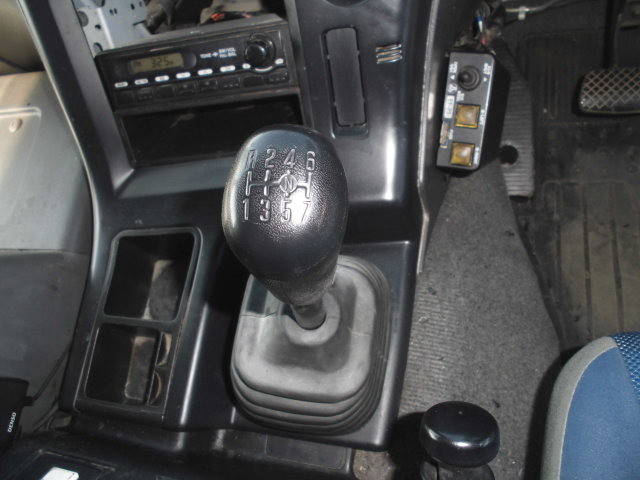 いすゞギガダンプ大型（10t）[写真19]