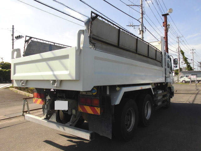 いすゞギガダンプ大型（10t）[写真02]