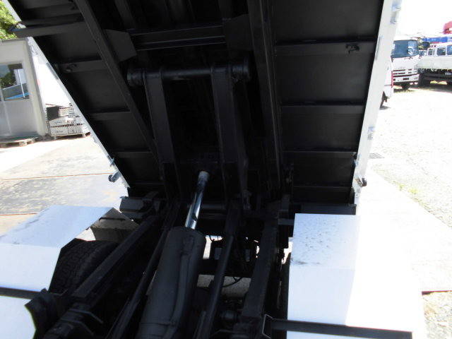 いすゞエルフローダーダンプ小型（2t・3t）[写真15]