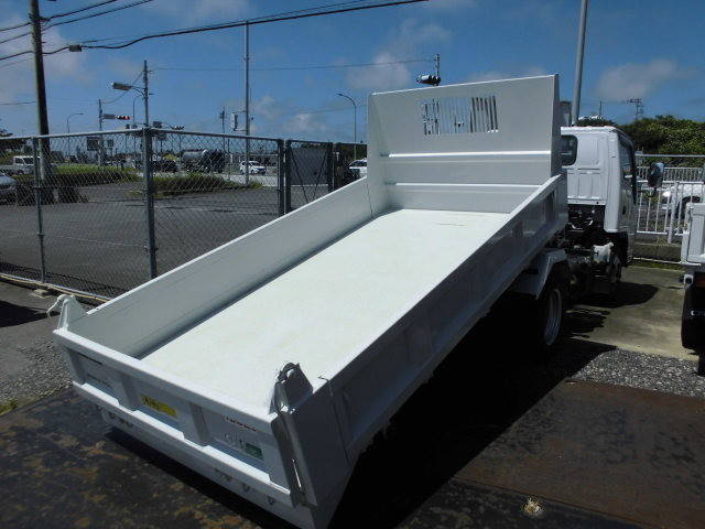 いすゞエルフローダーダンプ小型（2t・3t）[写真02]