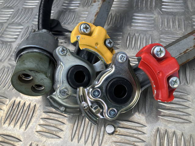 日野プロフィアトレーラーヘッド（トラクターヘッド）大型（10t）[写真13]