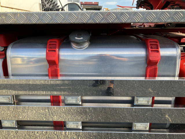 日野プロフィアトレーラーヘッド（トラクターヘッド）大型（10t）[写真17]