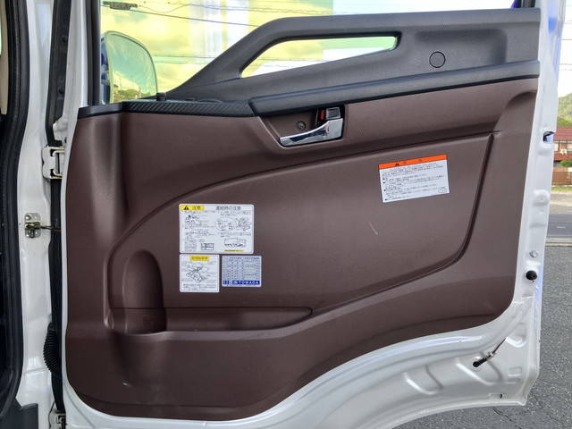 日野プロフィアトレーラーヘッド（トラクターヘッド）大型（10t）[写真23]