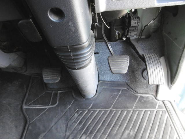 三菱ふそうキャンターダブルキャブ（Wキャブ）小型（2t・3t）[写真06]