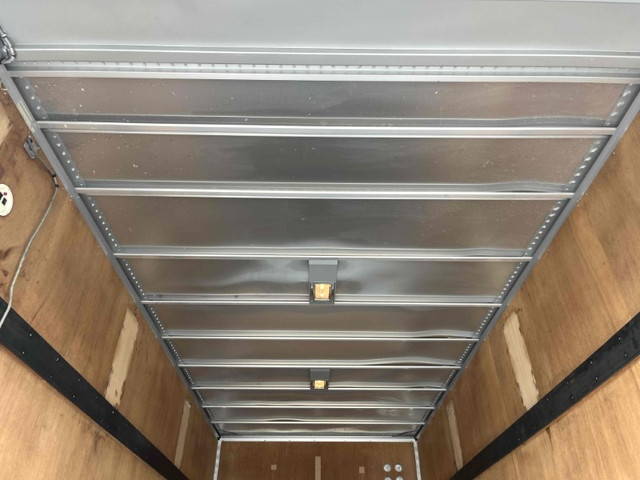 トヨタトヨエースアルミバン小型（2t・3t）[写真11]