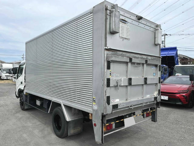 トヨタトヨエースアルミバン小型（2t・3t）[写真02]