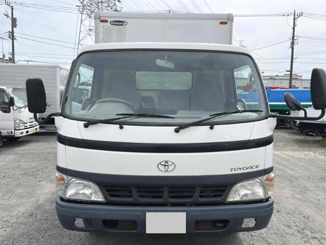 トヨタトヨエースアルミバン小型（2t・3t）[写真03]