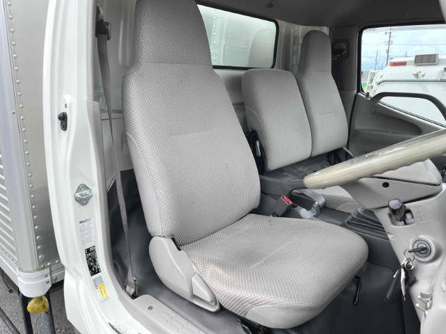 トヨタトヨエースアルミバン小型（2t・3t）[写真32]