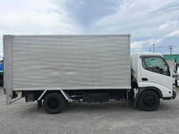 トヨタトヨエースアルミバン小型（2t・3t）[写真05]