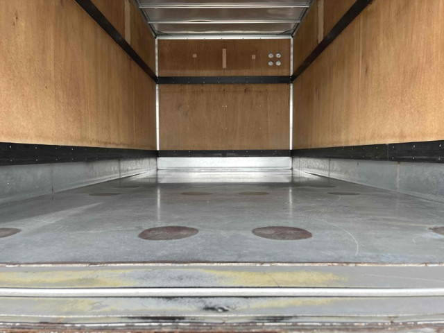 トヨタトヨエースアルミバン小型（2t・3t）[写真08]