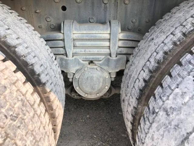 三菱ふそうスーパーグレートミキサー車（コンクリートミキサー）大型（10t）[写真11]