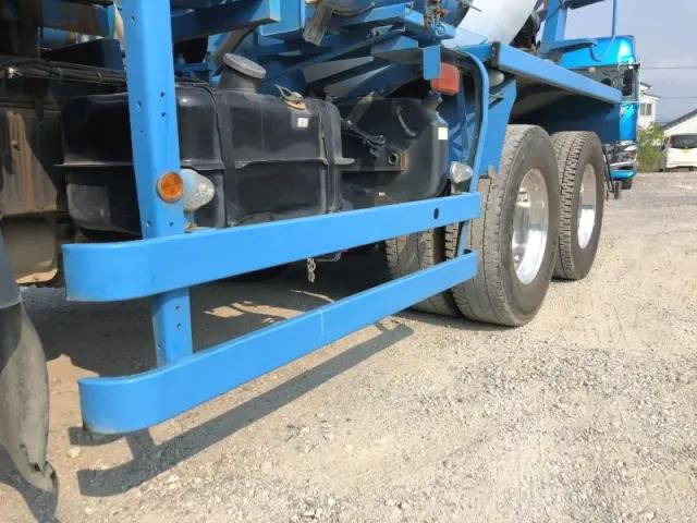 三菱ふそうスーパーグレートミキサー車（コンクリートミキサー）大型（10t）[写真14]