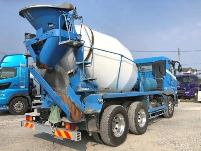 三菱ふそうスーパーグレートミキサー車（コンクリートミキサー）大型（10t）[写真02]