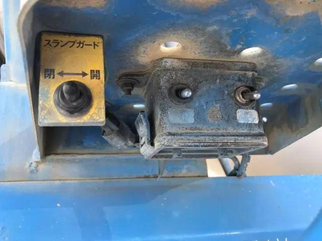 三菱ふそうスーパーグレートミキサー車（コンクリートミキサー）大型（10t）[写真22]