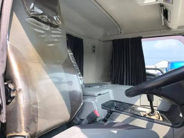 三菱ふそうスーパーグレートミキサー車（コンクリートミキサー）大型（10t）[写真06]