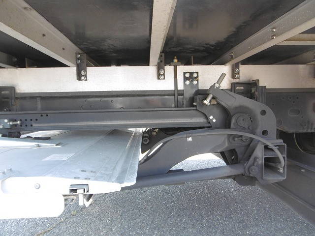 いすゞフォワード冷凍車（冷蔵車）中型（4t）[写真17]