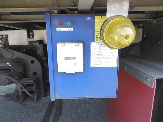 いすゞフォワード冷凍車（冷蔵車）中型（4t）[写真18]