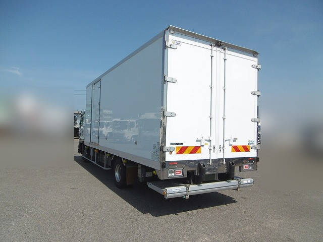 いすゞフォワード冷凍車（冷蔵車）中型（4t）[写真02]