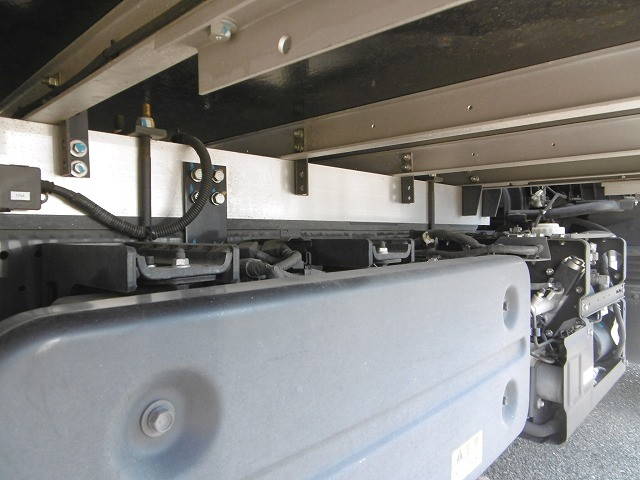 いすゞフォワード冷凍車（冷蔵車）中型（4t）[写真21]