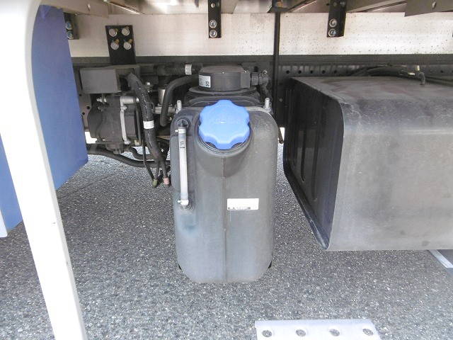 いすゞフォワード冷凍車（冷蔵車）中型（4t）[写真23]