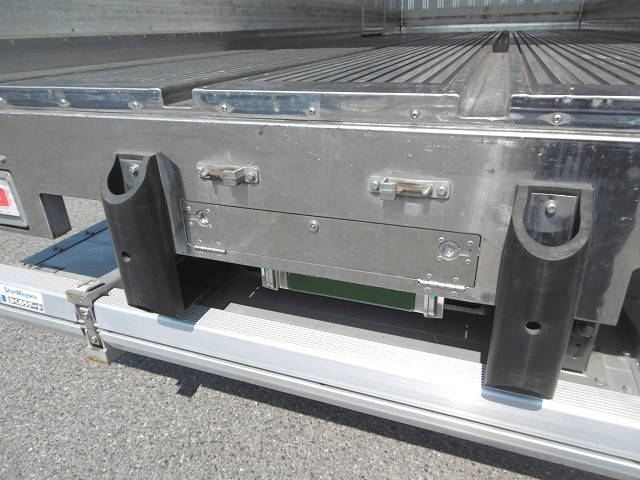 いすゞフォワード冷凍車（冷蔵車）中型（4t）[写真33]