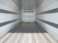 いすゞフォワード冷凍車（冷蔵車）中型（4t）[写真04]