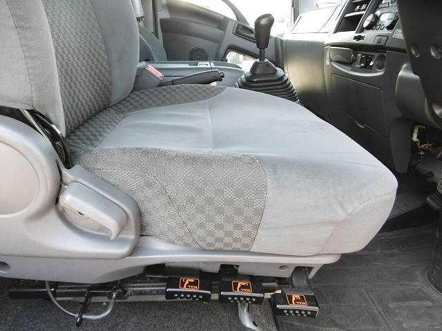 いすゞフォワード冷凍車（冷蔵車）中型（4t）[写真07]