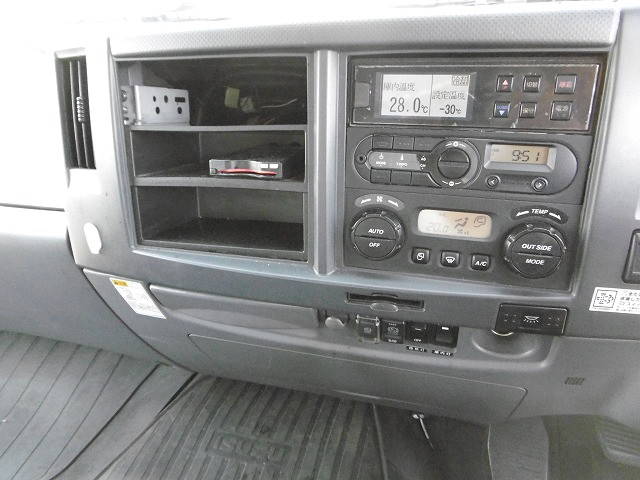 いすゞフォワード冷凍車（冷蔵車）中型（4t）[写真09]