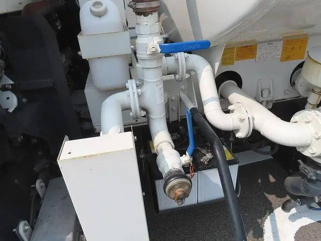 いすゞエルフ散水車小型（2t・3t）[写真23]