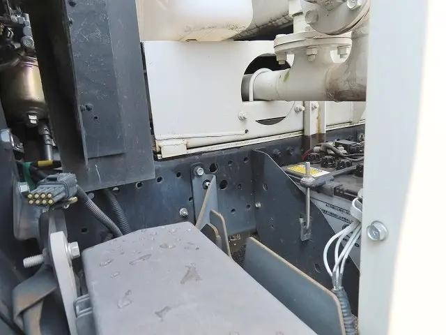 いすゞエルフ散水車小型（2t・3t）[写真35]