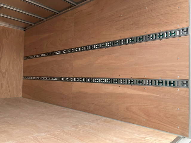 三菱ふそうキャンターアルミバン小型（2t・3t）[写真06]