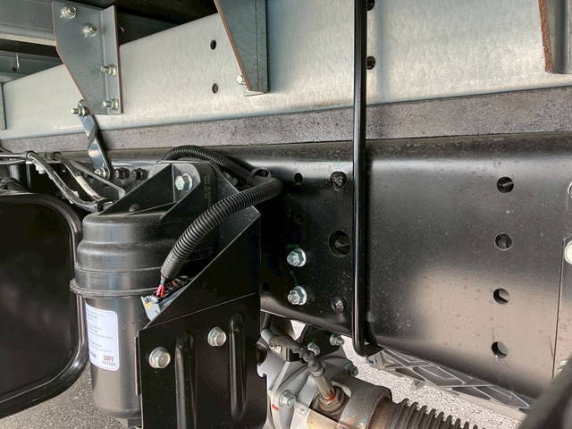 三菱ふそうキャンターアルミバン小型（2t・3t）[写真33]