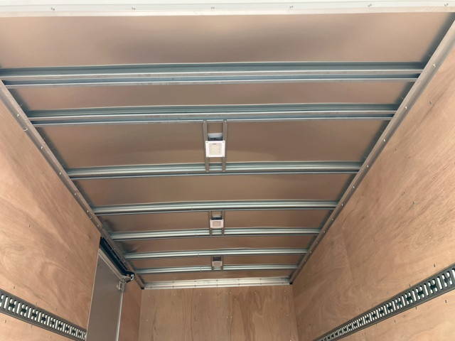 三菱ふそうキャンターアルミバン小型（2t・3t）[写真05]