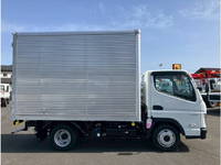 三菱ふそうキャンターアルミバン小型（2t・3t）[写真13]