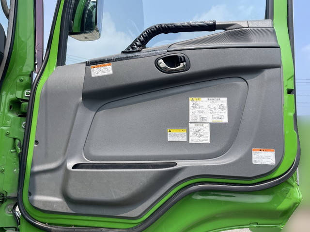 三菱ふそうスーパーグレートトレーラーヘッド（トラクターヘッド）大型（10t）[写真29]