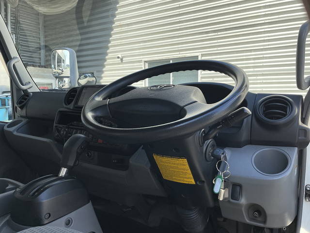 トヨタトヨエースパネルバン小型（2t・3t）[写真15]