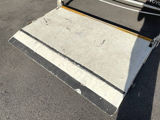 トヨタトヨエースパネルバン小型（2t・3t）[写真04]