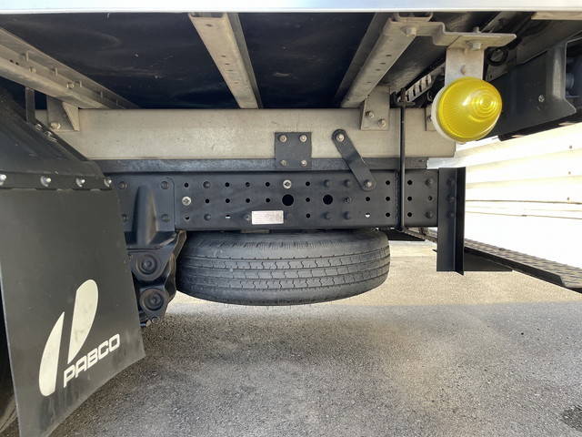 三菱ふそうキャンターアルミバン小型（2t・3t）[写真14]