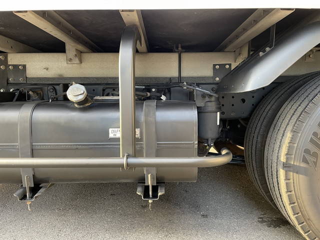 三菱ふそうキャンターアルミバン小型（2t・3t）[写真15]