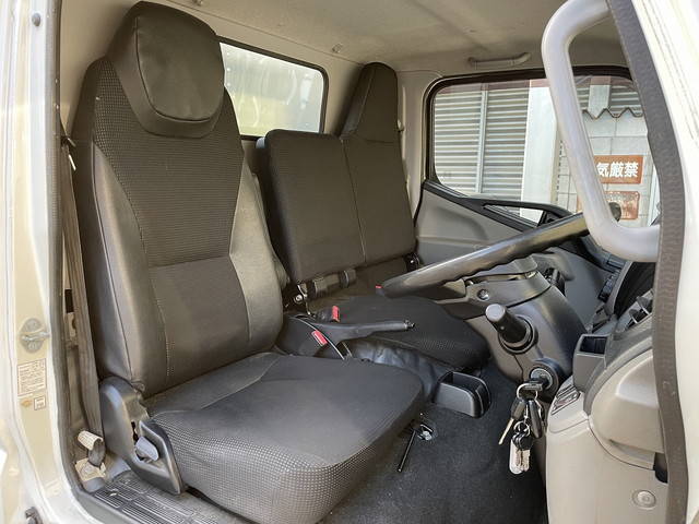 三菱ふそうキャンターアルミバン小型（2t・3t）[写真20]