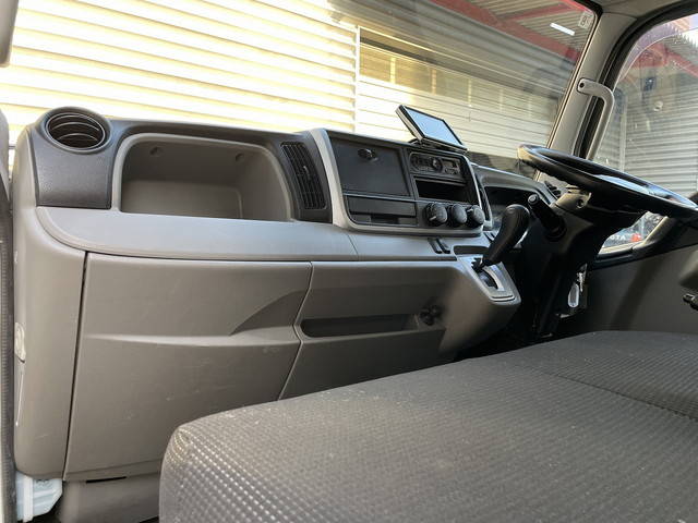 三菱ふそうキャンターアルミバン小型（2t・3t）[写真25]